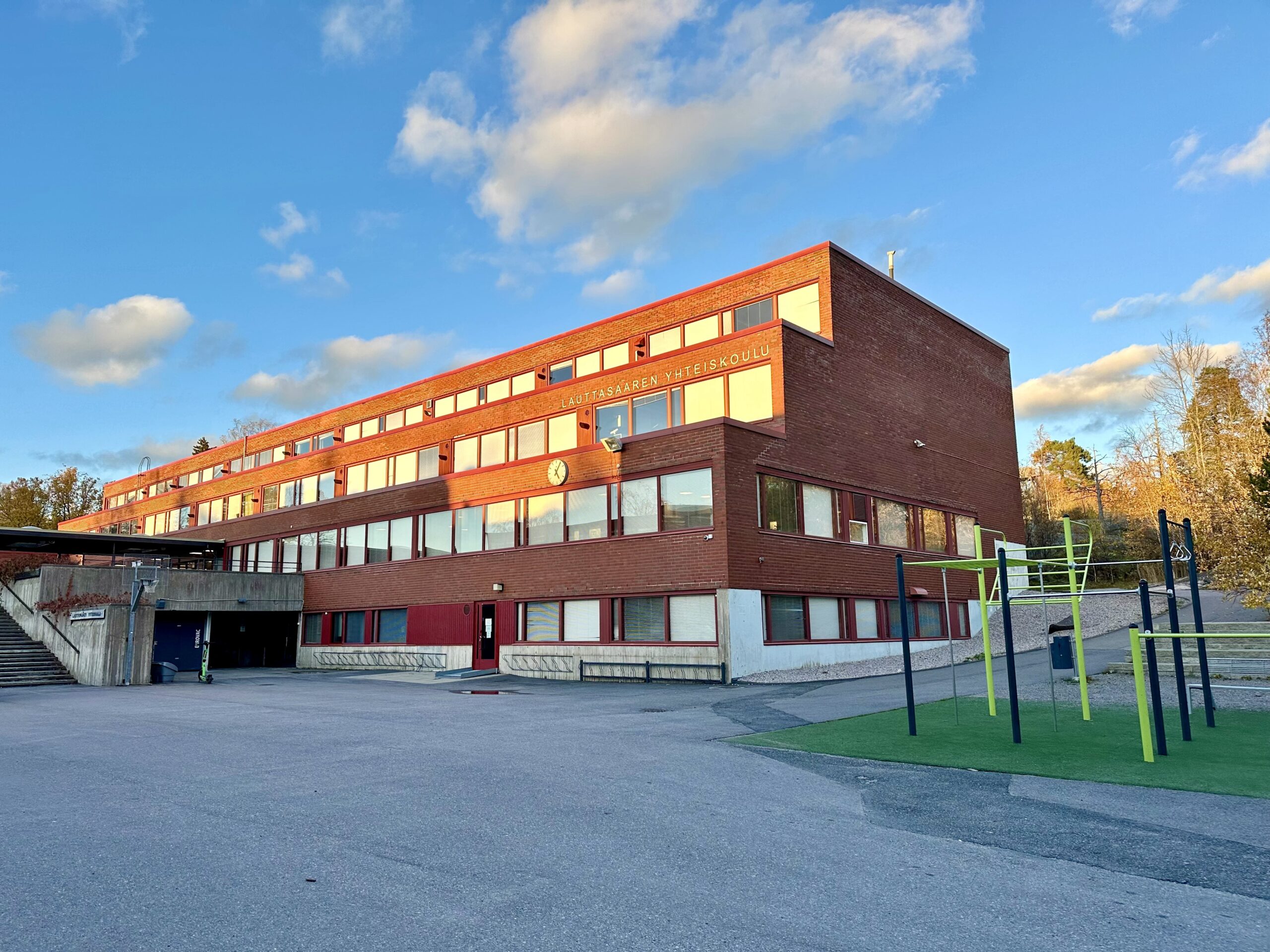 Lauttasaaren yhteiskoulu – Helsinki